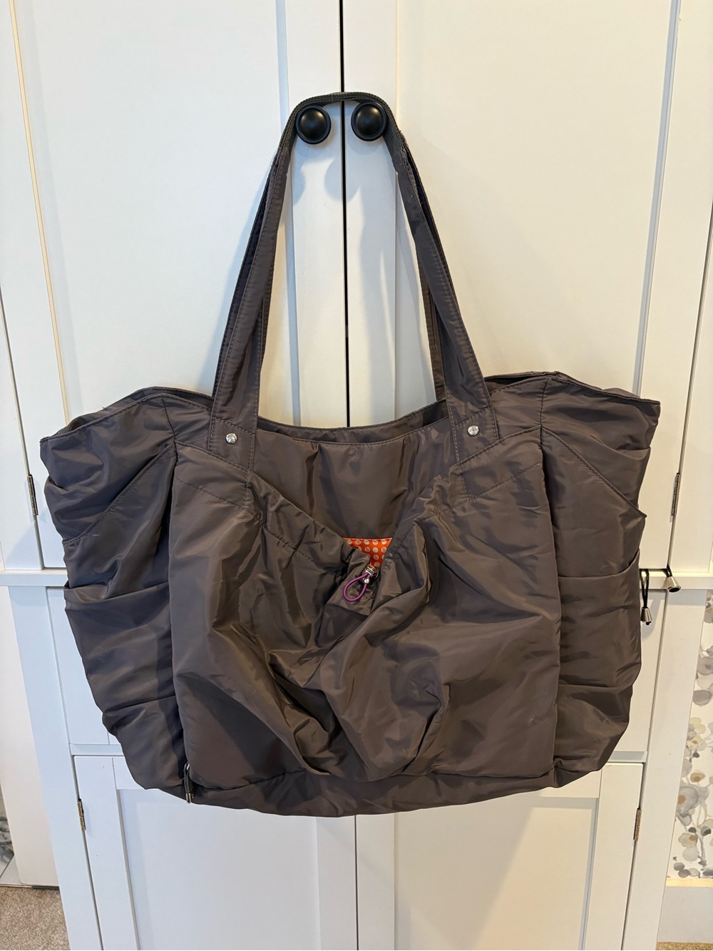 Baggallini yoga gym Tote Bag in smoke